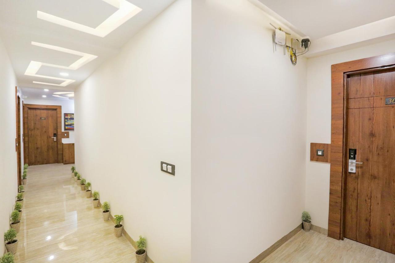 Fabhotel Golf Inn Golf Course Road 구르가온 외부 사진