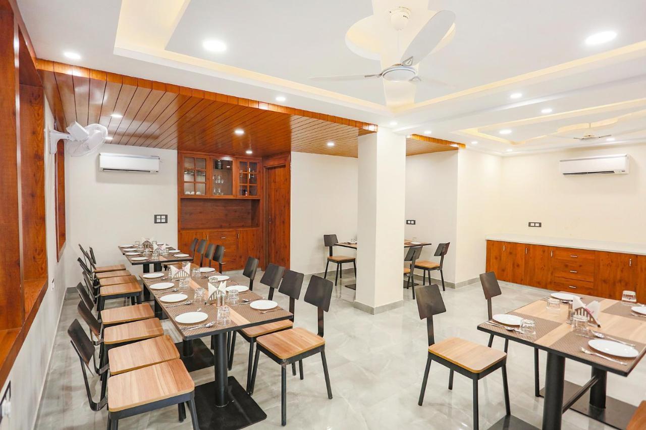Fabhotel Golf Inn Golf Course Road 구르가온 외부 사진