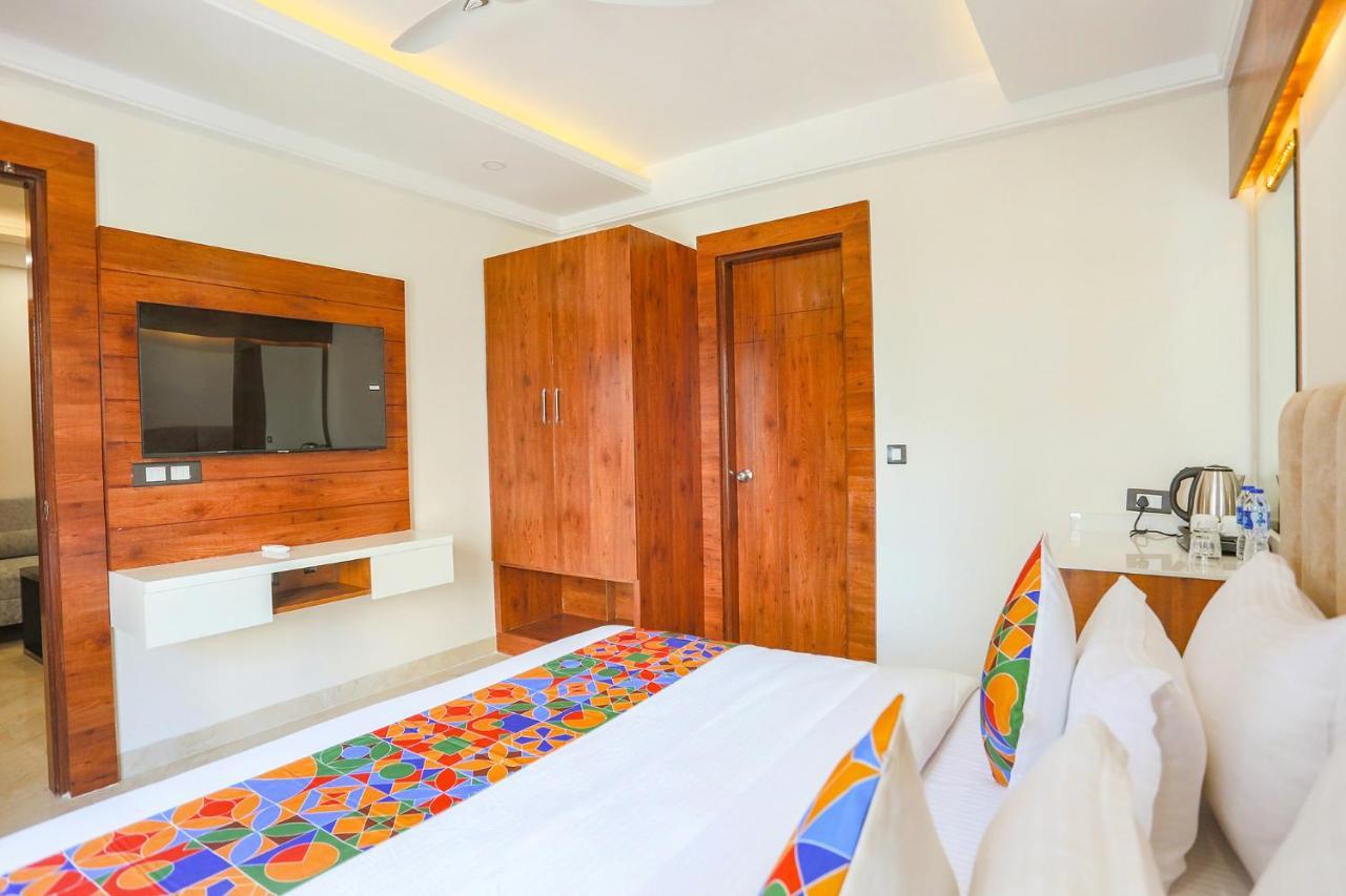 Fabhotel Golf Inn Golf Course Road 구르가온 외부 사진