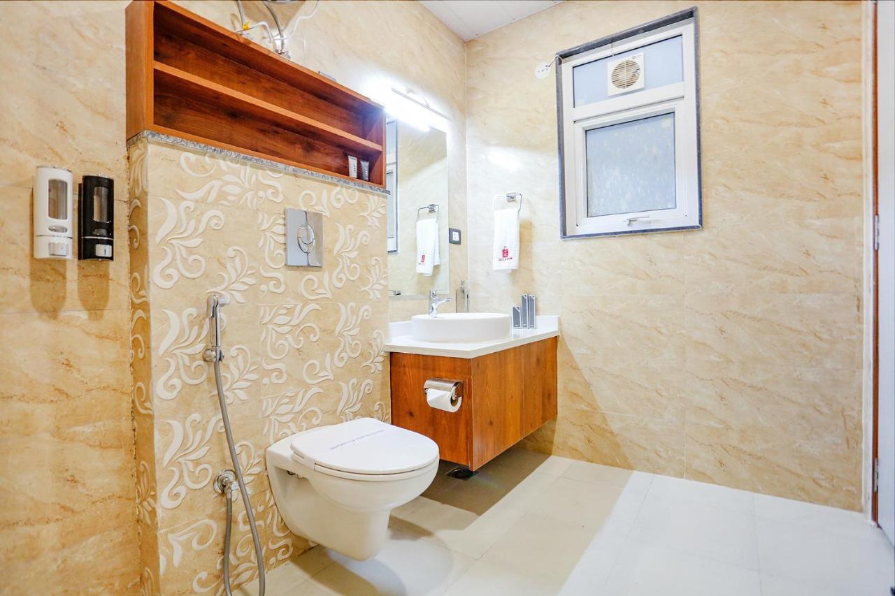 Fabhotel Golf Inn Golf Course Road 구르가온 외부 사진