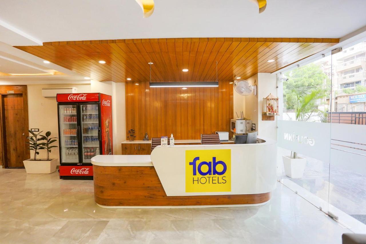 Fabhotel Golf Inn Golf Course Road 구르가온 외부 사진