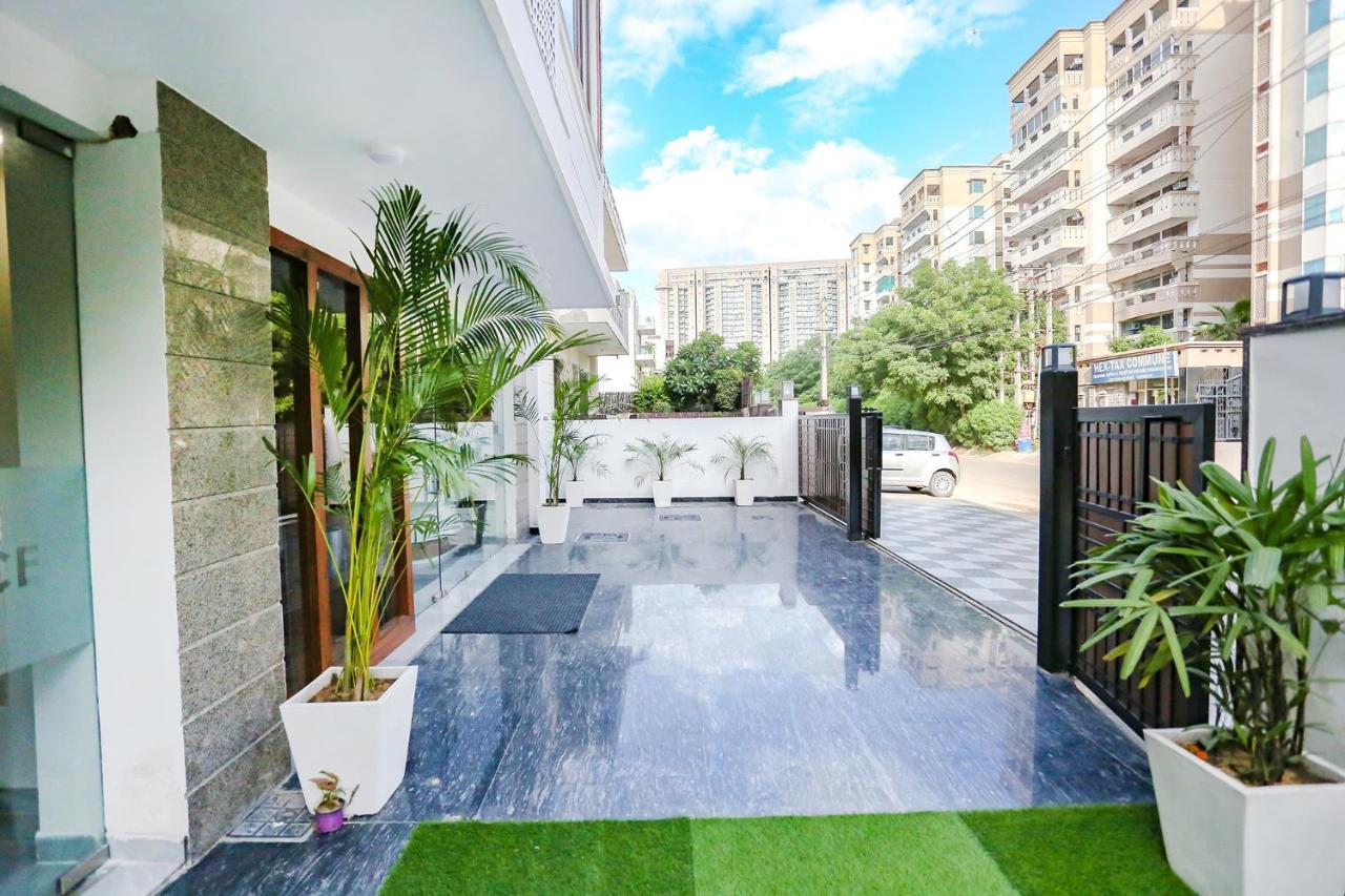 Fabhotel Golf Inn Golf Course Road 구르가온 외부 사진